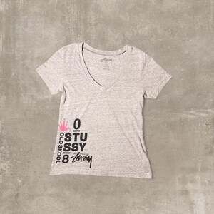 Stüssy Old Skool V-Neck Graphic Tee Women's Small Gray Made in USA